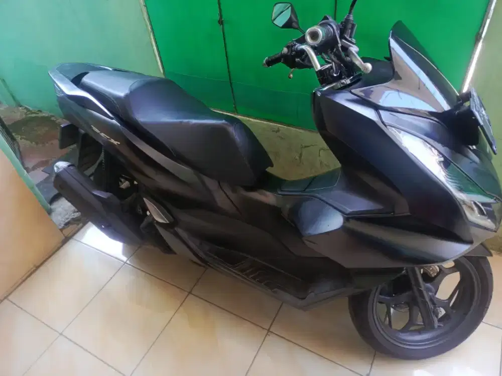 Honda Pcx Tahun 2022 Grey Mulus Bagus