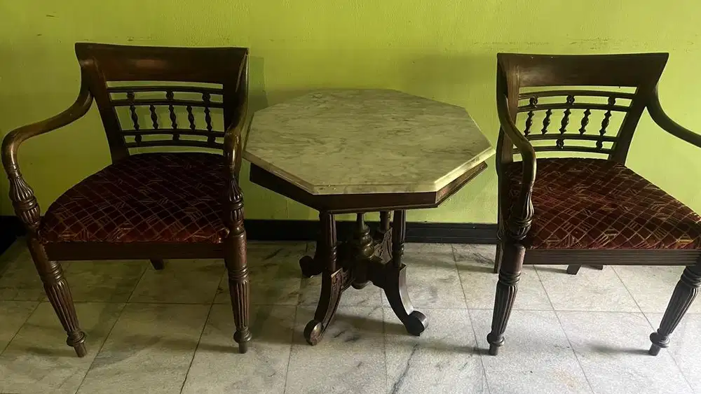 Jual Satu set Meja Marmer Prisma dan 2 Kursi