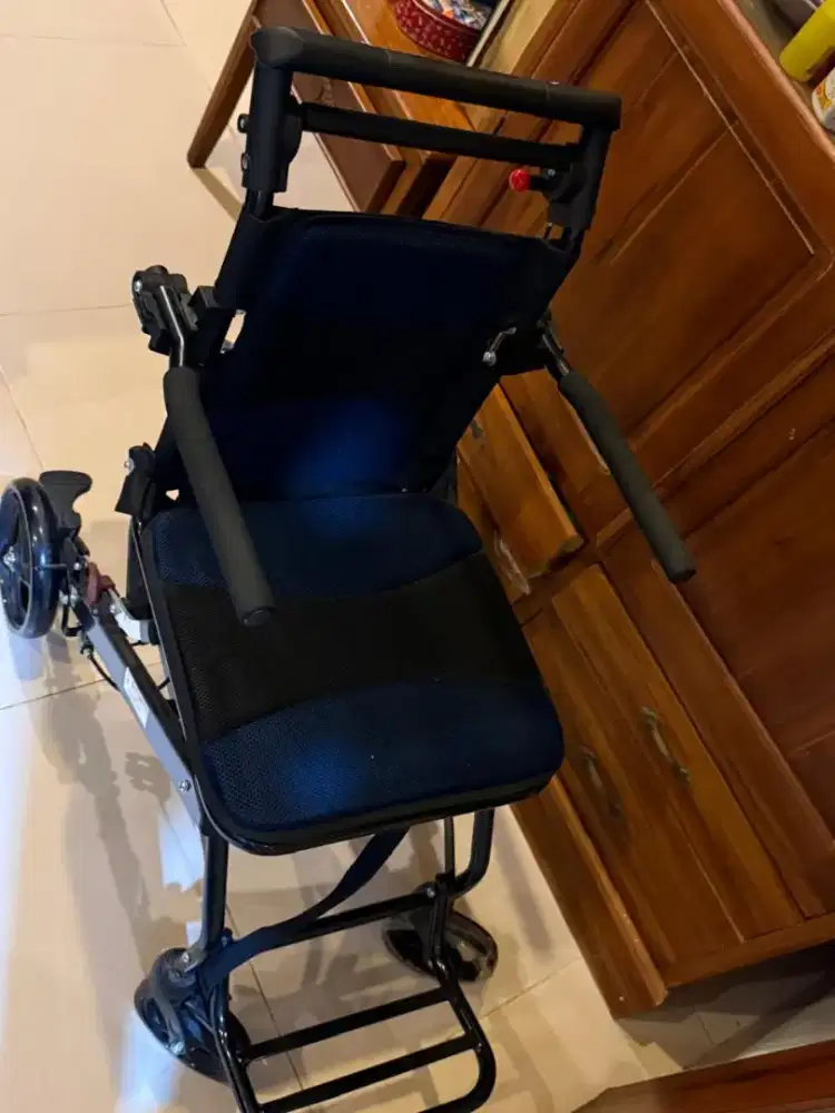 Kursi Roda (Bisa di Lipat)