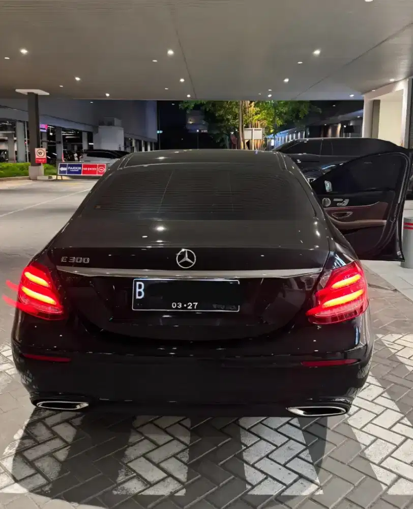 MURAH. Mercedes Benz E300 Sunroof 2017 amg 2016 e250 avg c300