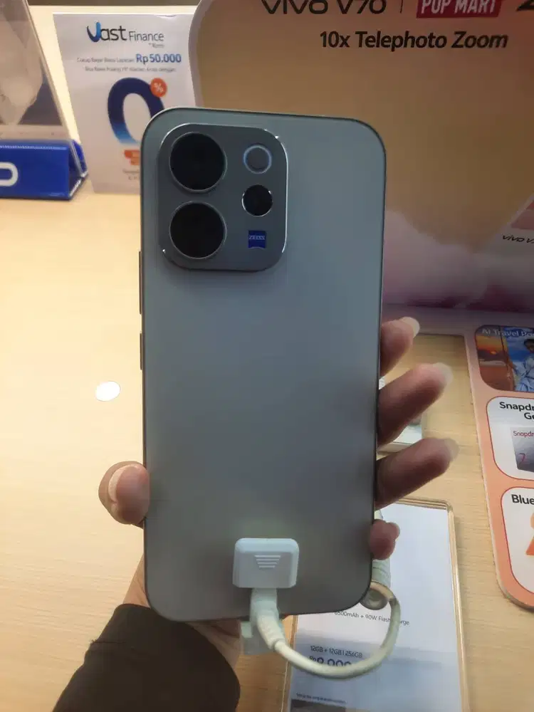 Vivo V70 Ram 12 Internal 256 Gb