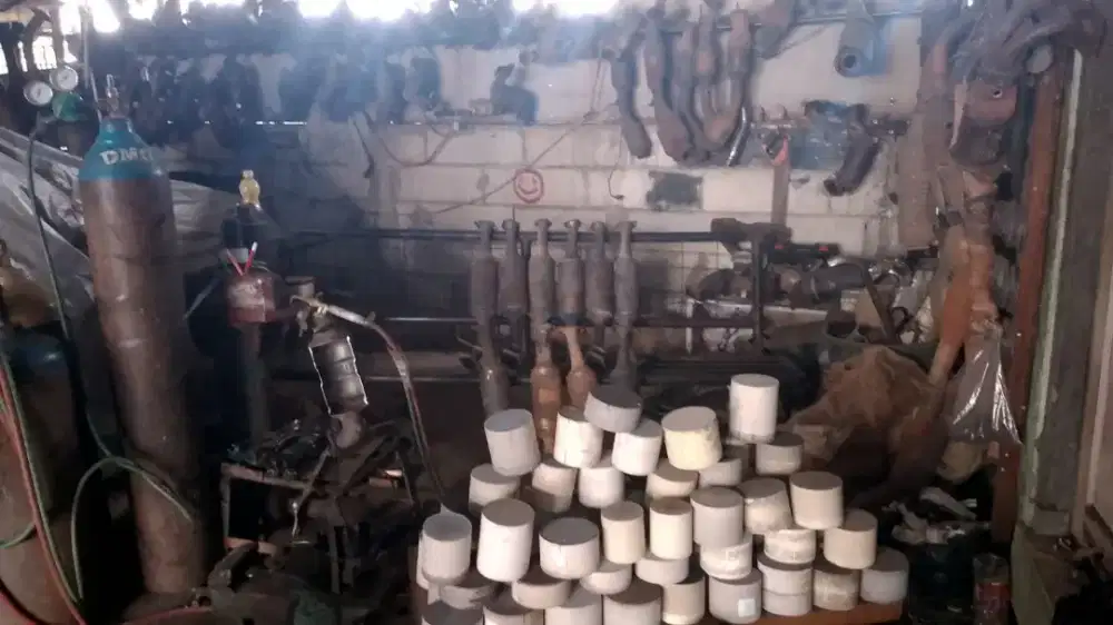 Katalis knalpot mobil