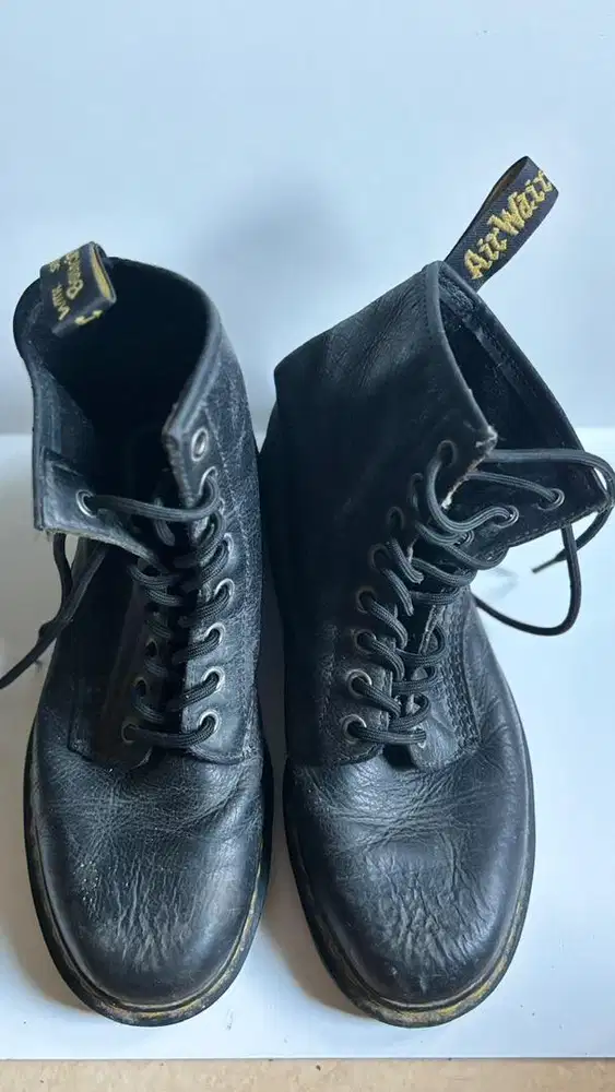 Sepatu Dr. Martens 1460– Size 42 EU (Original)