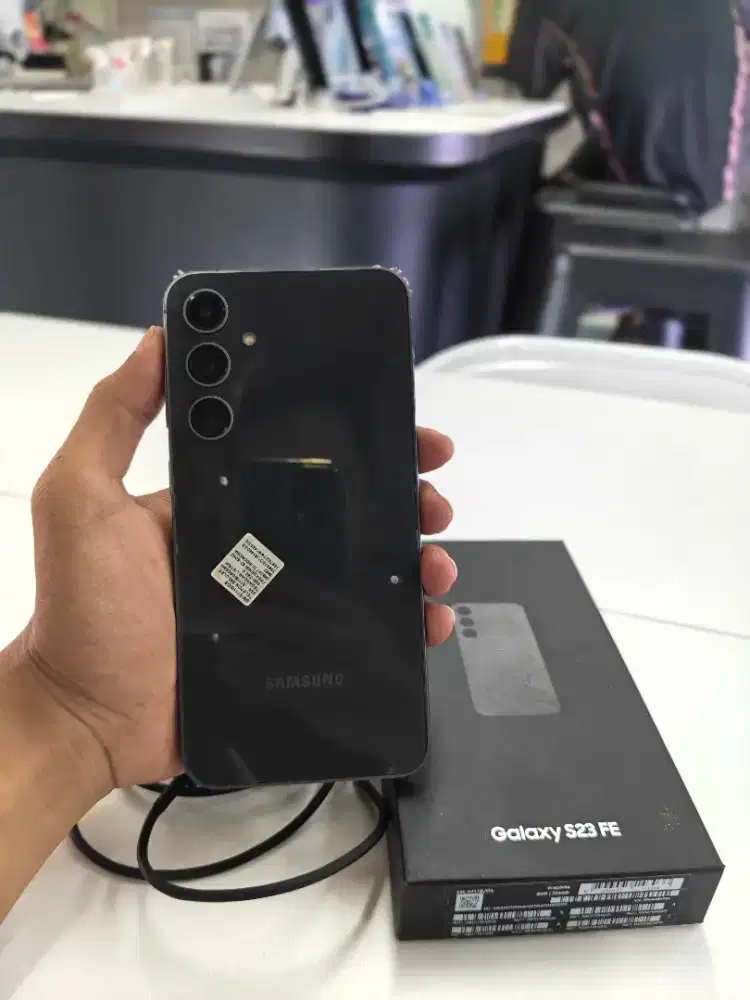 Samsung s23fe 8/256gb