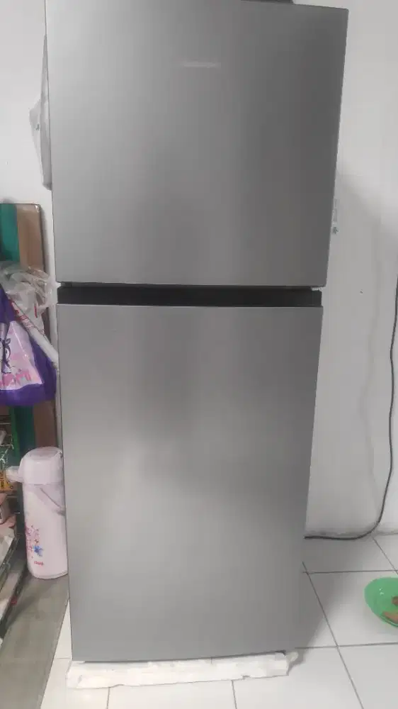 Jual kulkas 2jt nego dikit