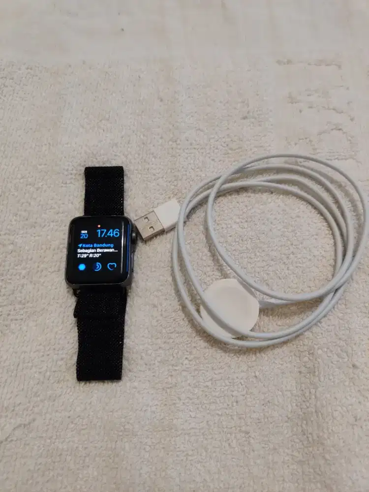 iWatch series 2 38mm unit charger only normal apa adanya Harga Pas
