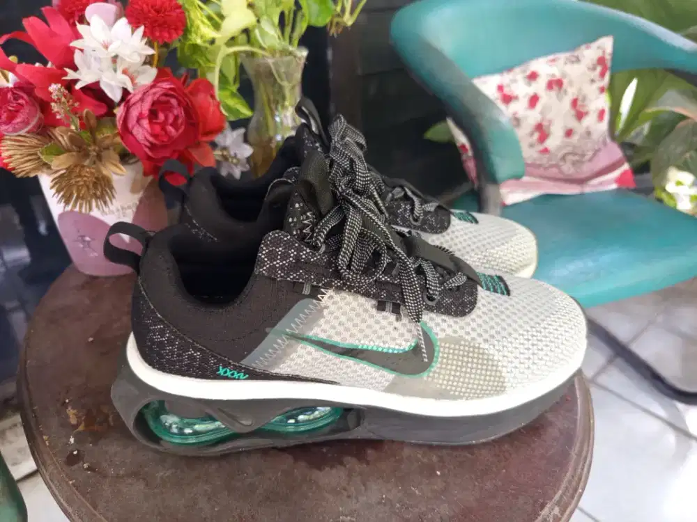 Sepatu Nike AirMax SE 2021 like new size 40,5