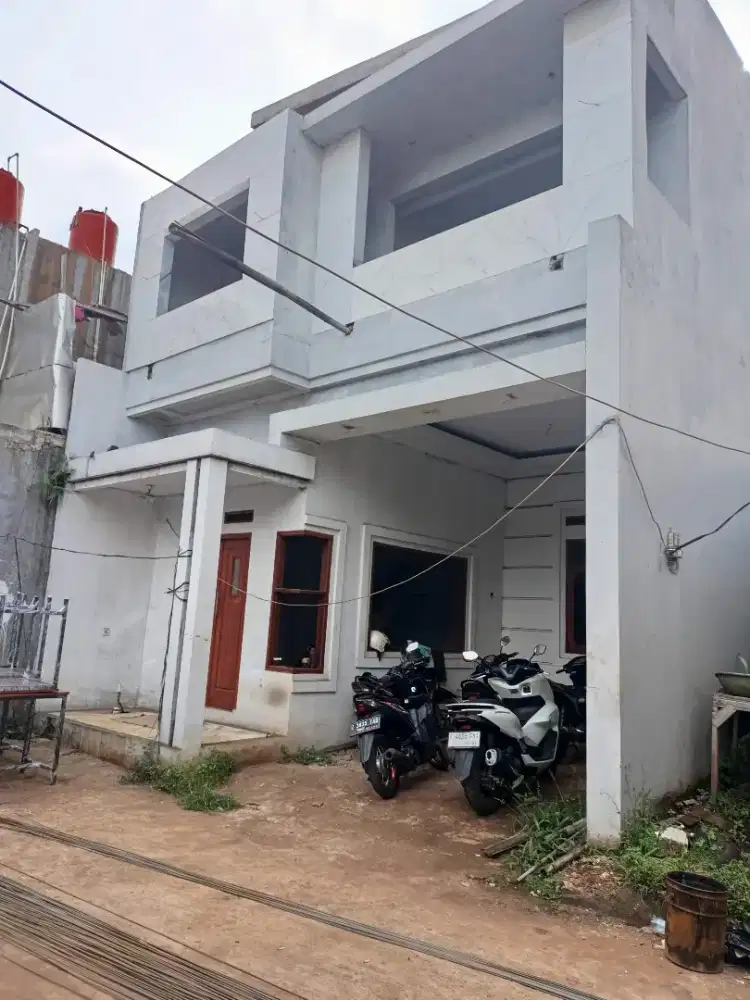 Rumah 2 lantai brand new