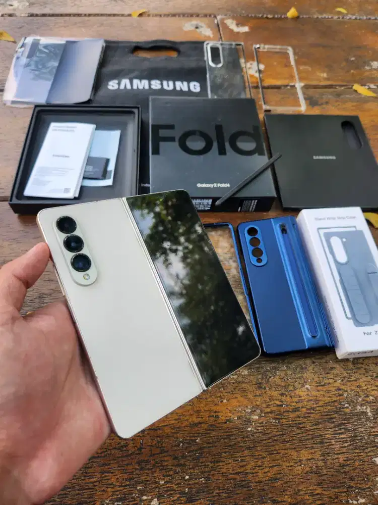 Samsung  Z Fold 4 12/256 SEIN Fullset ORI