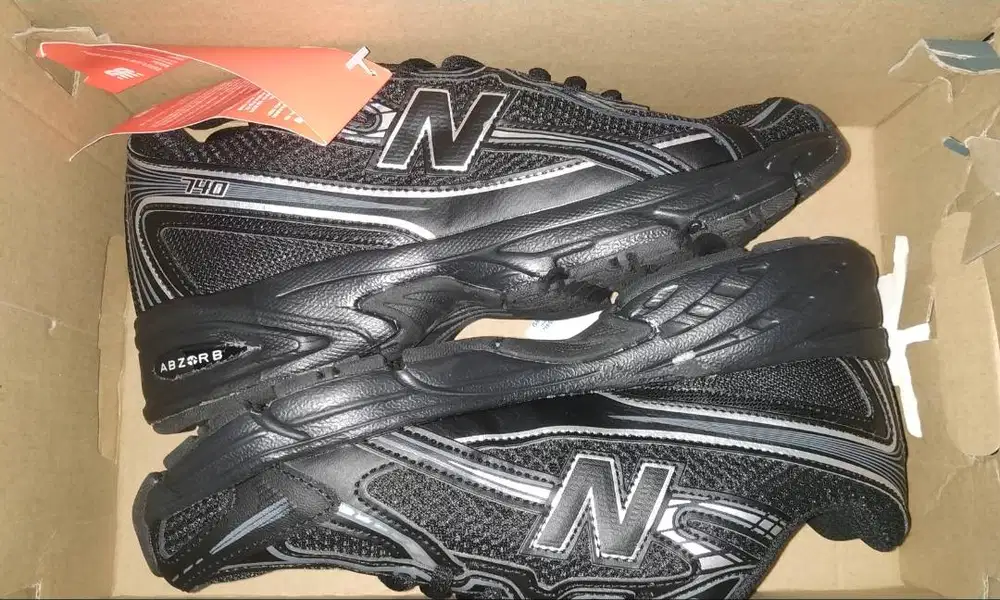NB740 BLACK SILVER