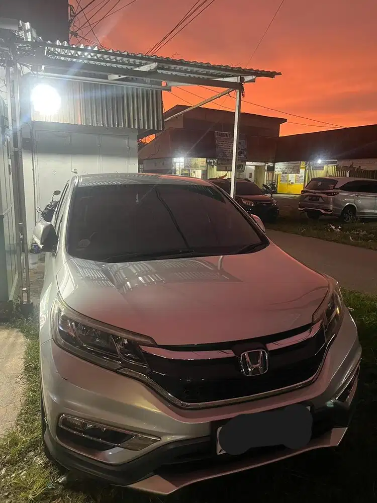 CR-V 2015 Terawat, Kilometer Rendah, Full Orisinil