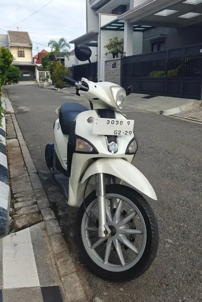 [MINT CONDITION] Piaggio Liberty 100cc 2013 Warna Putih Post Restorasi