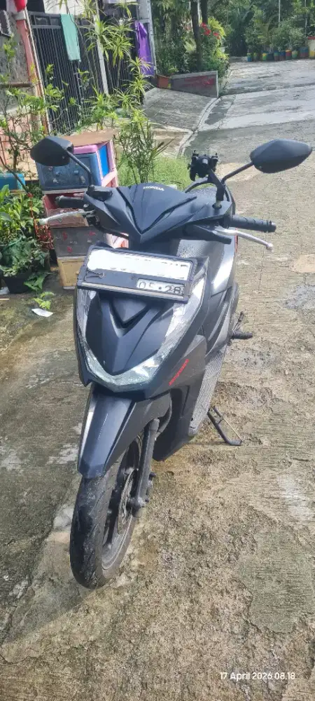 Dijual aja Honda Beat Deluxe CBS ISS Hitam