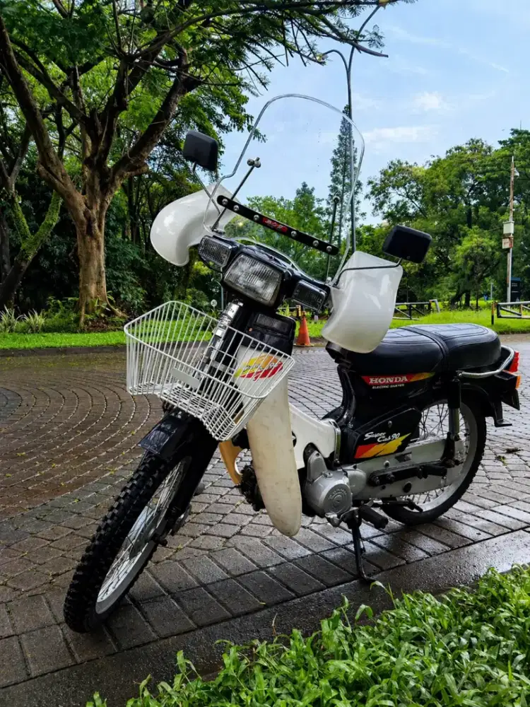 Honda Super Cup C800 Original – Classic Look + Aksesoris Lengkap