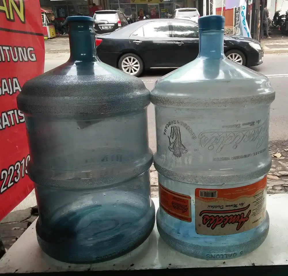 Peralatan usaha kuliner, piring, gelas, gerobak, etalase, lapak usaha