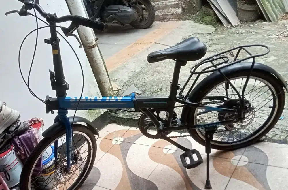 Sepeda lipat anak perempuan dan lelaki