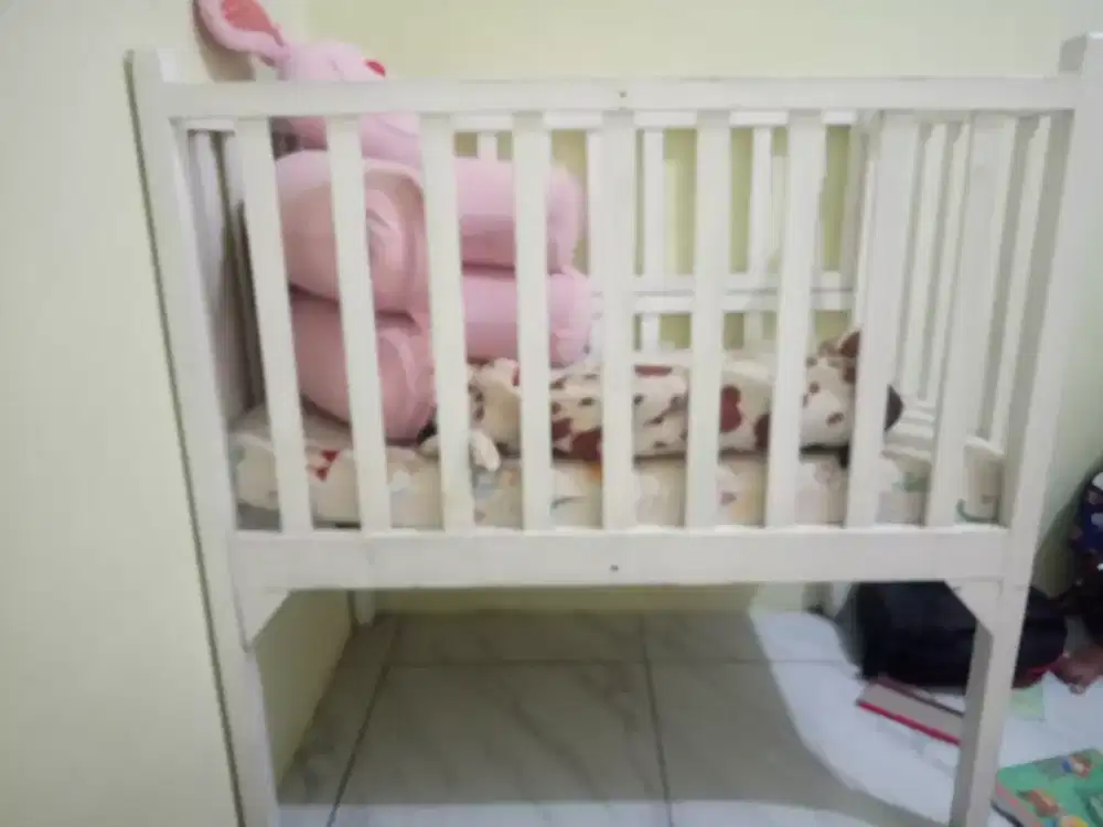 Ranjang bayi kayu jati