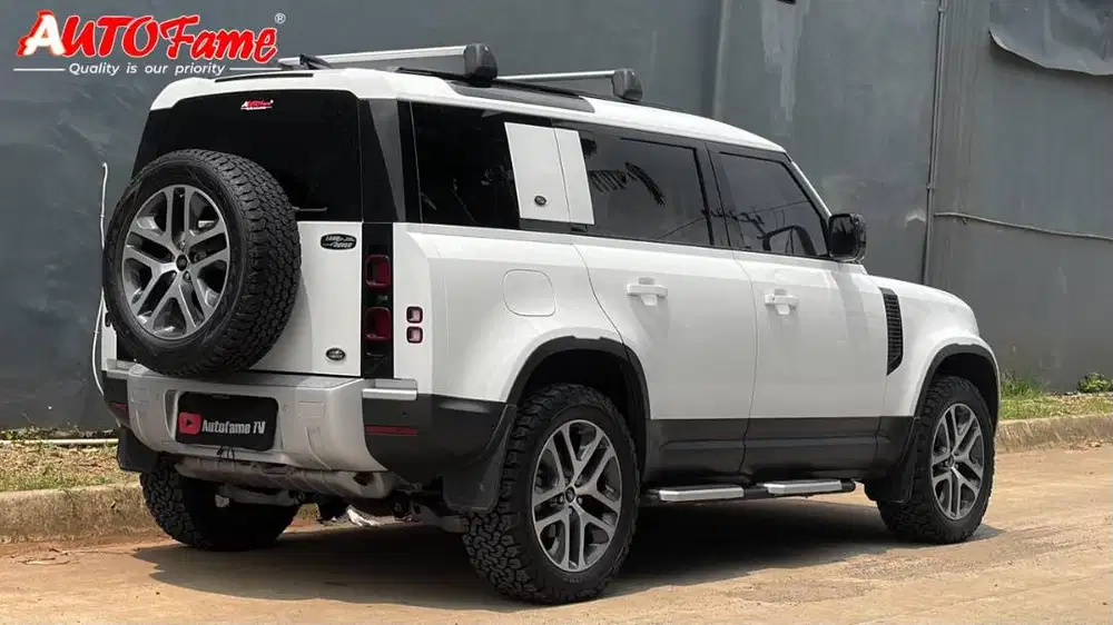 Land Rover Defender 110 P300 SE 2.0L NIK 2020