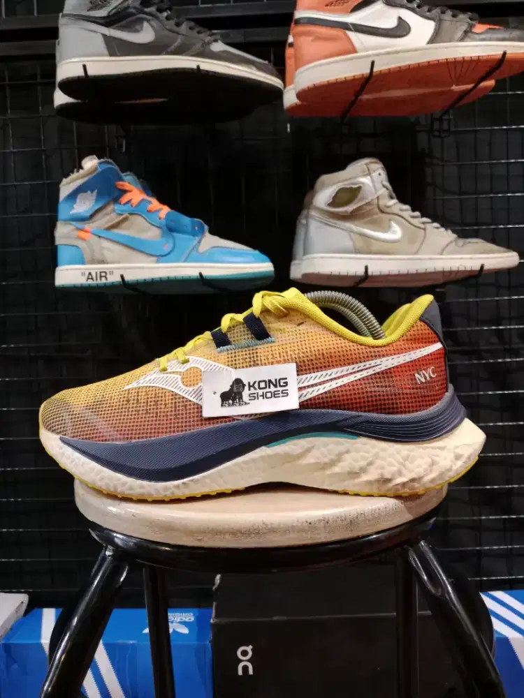 SEPATU SAUCONY ENDORPHIN NYC