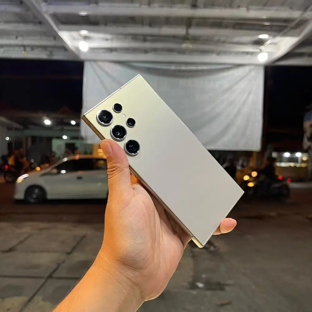 Samsung S24 Ultra 12/256 mulus fullset original. TT juga bisa