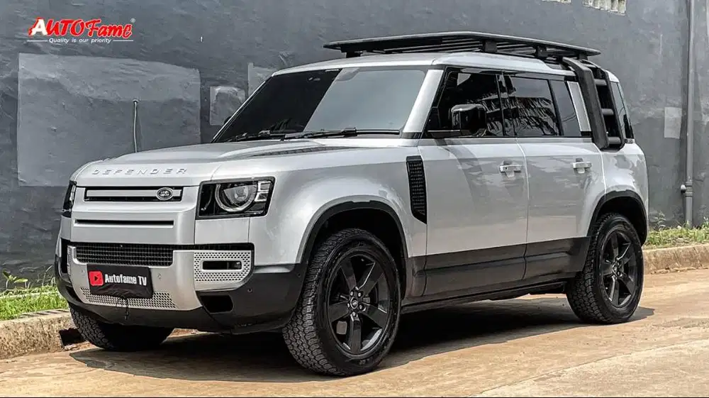 Land Rover Defender 110 P300 SE 2.0L 4x4 NIK 2021