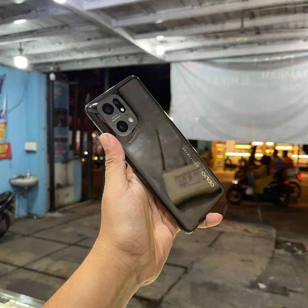 Oppo Find X5 Pro 5G 12/256 mulus fullset original. TT juga bisa