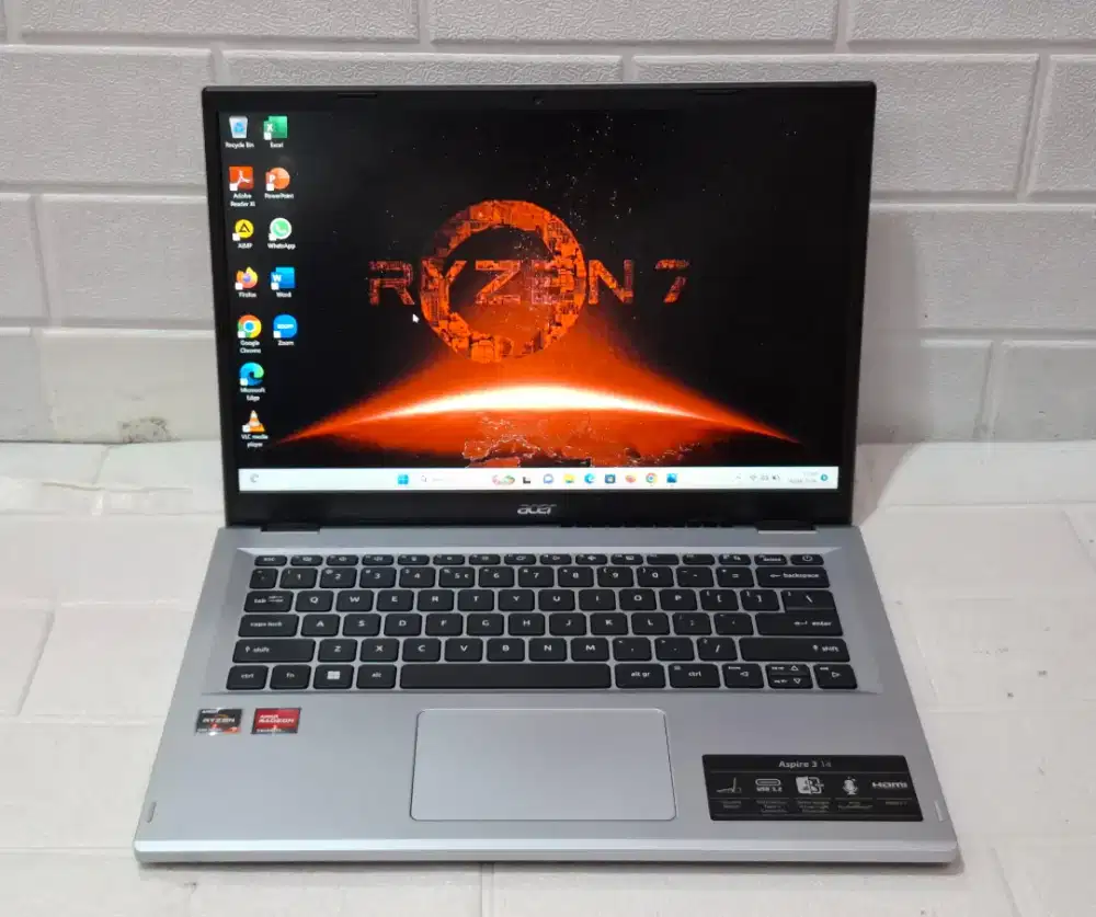 Laptop ACER Aspire 3 14/ Prosesor AMD Ryzen 7 5700U/ Ram 16GB/SSD512GB