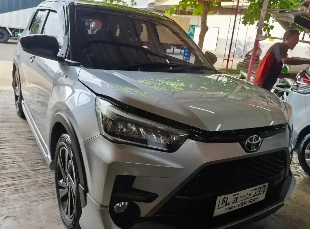 Toyota Raize GR sport 1.0 AT two tone