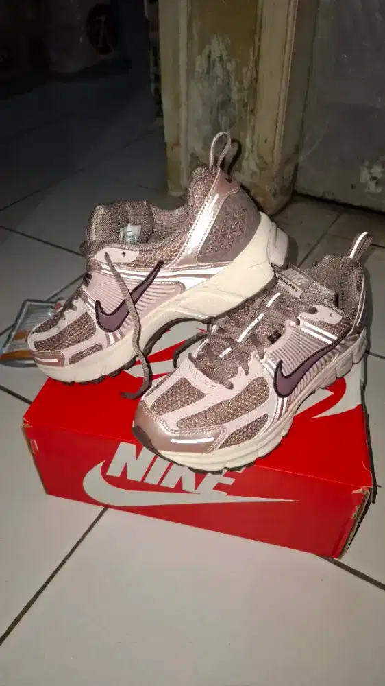 Nike vomero zoom 5 taupe haze