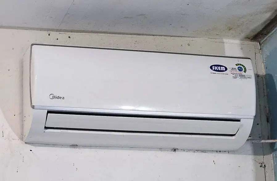 AC MIDEA 1/2 PK. KONDISI PRIMA 95%