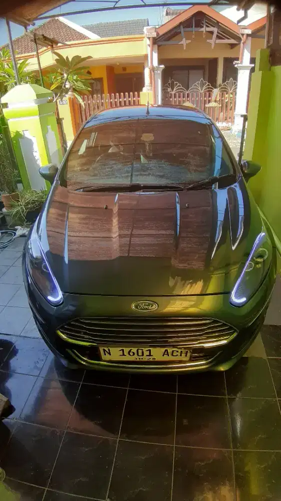 Ford Fiesta kondisi mulus terawat