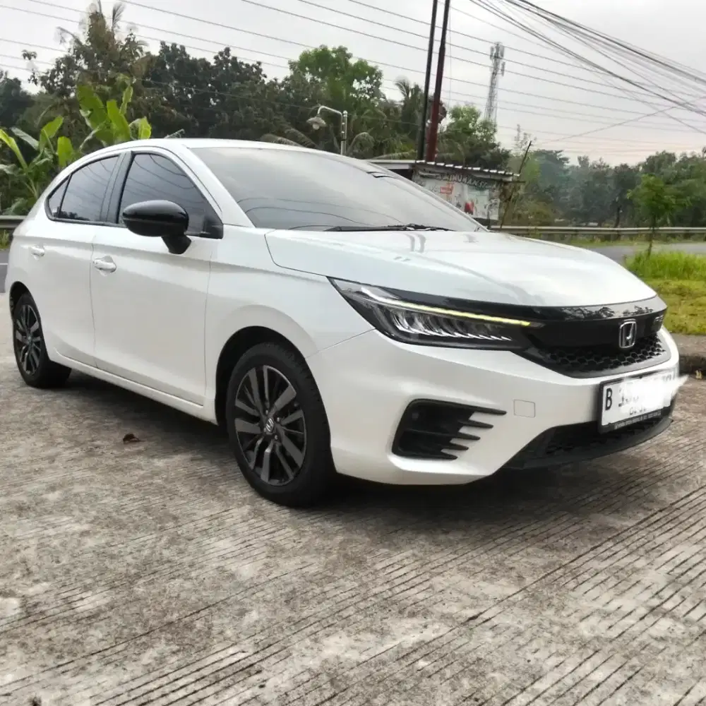 Low km city HB RS 2022