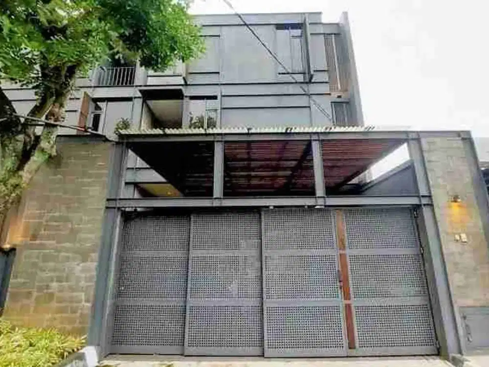 DiSEWAKAN
Rumah Siap Huni Furnished 3 Lantai Design Modern Lebak Bulus Jakarta Selatan.
