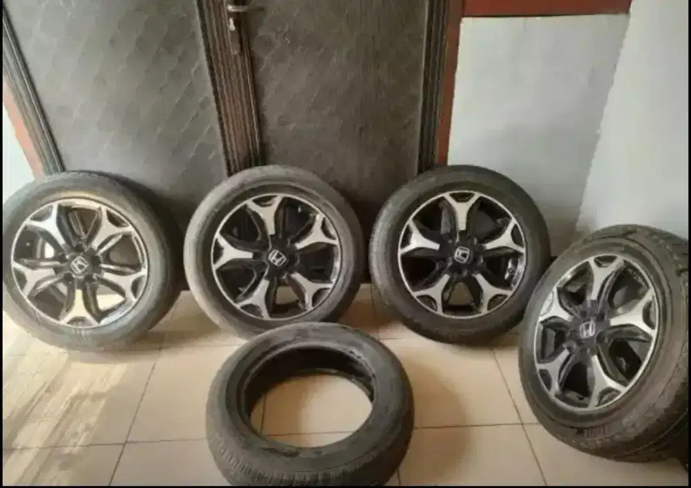 DIJUAL CEPAT Velg bekas Mobil BRV ring 16