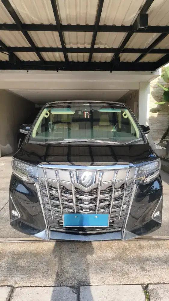 Toyota Alphard Tahun 2022