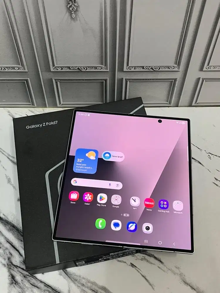 Samsung Z Fold 12/512 Second Resmi Sein Fullset