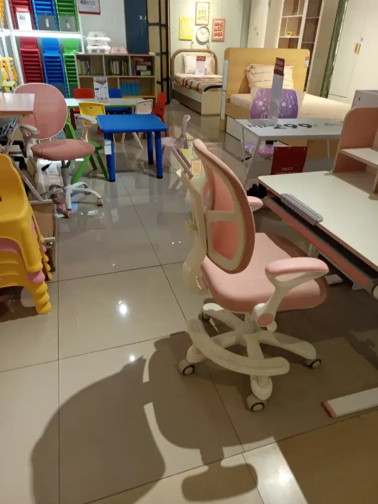 Kursi belajar anak²