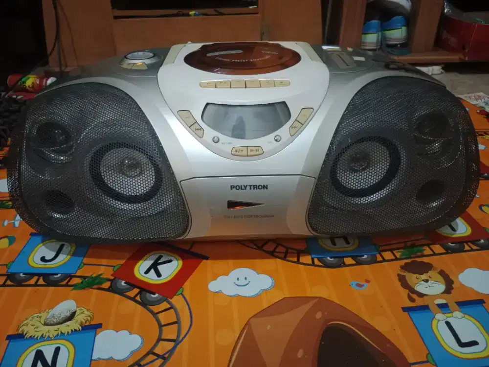 Radio tape POLYTRON GV702 ukuran jumbo