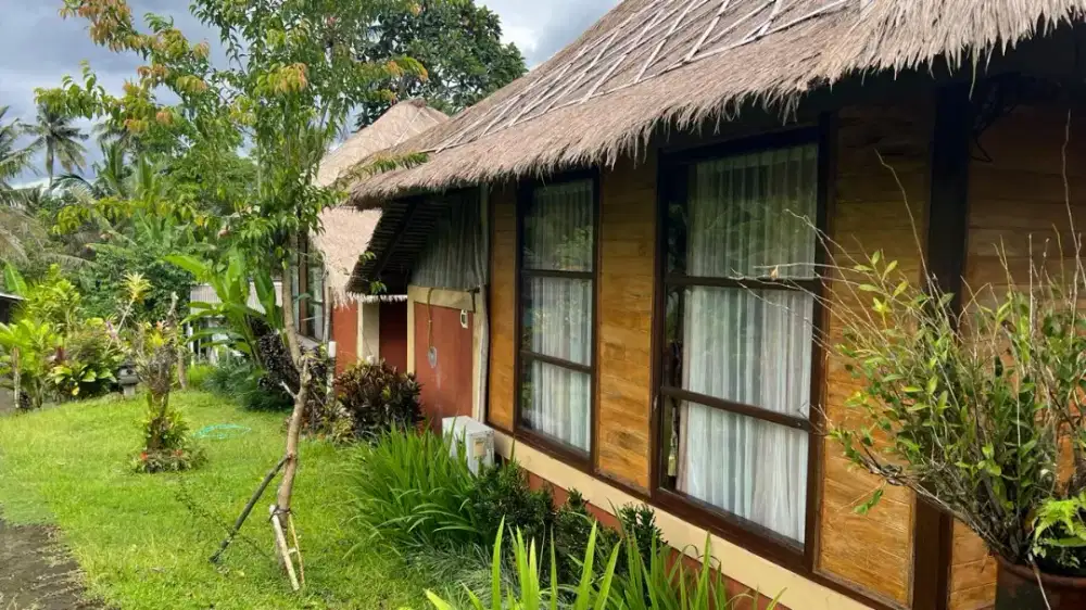 Dijual Tanah Terdapat Bangunan Villa Dengan View Sawah  Gunung Abadi