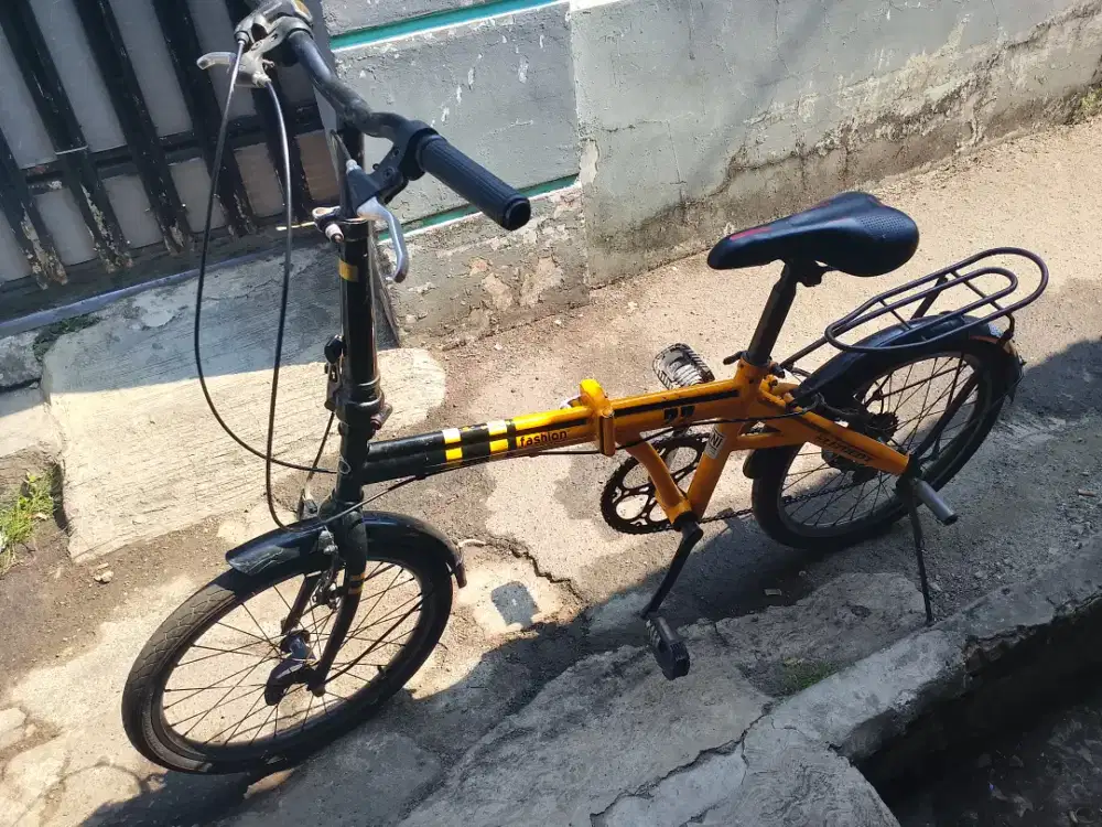 DI JUAL SEPEDA LIPAT BEKAS