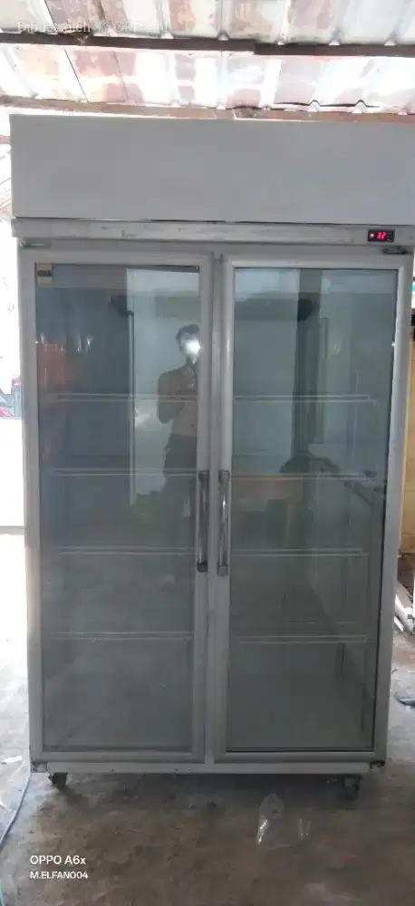 Showcase chiller 2 pintu