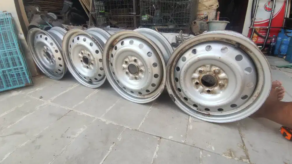 1 SET VELG KALENG MOBIL RING 16X6J PCD 5X112