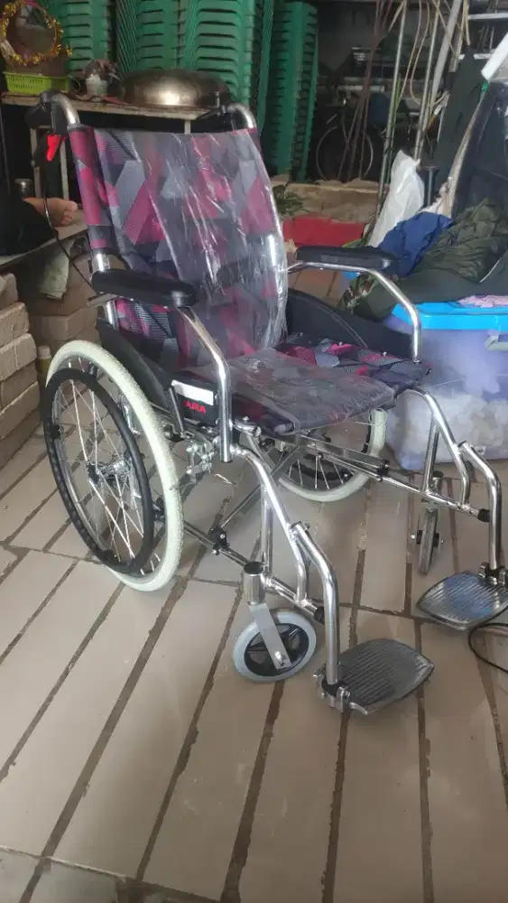 KURSI RODA TRAVELING LIKE NEW