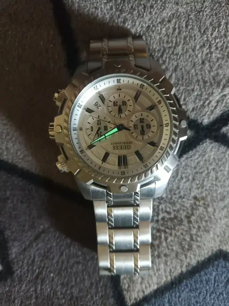 Jual Jam tangan ini adalah model Guess W0037G1