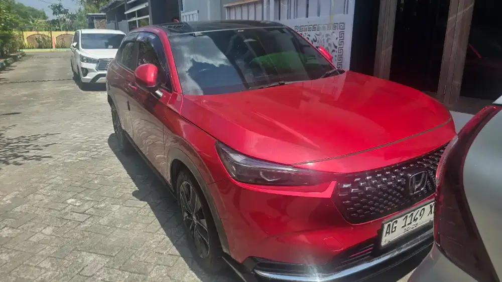 Dijual All new HRV RS Turbo 1,5 tahun 2023 warna merah metalic