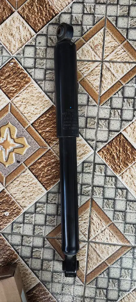 Shock Original  Belakang Avanza 2014