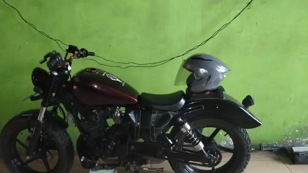 Helm bekas J5 warna abu glossy