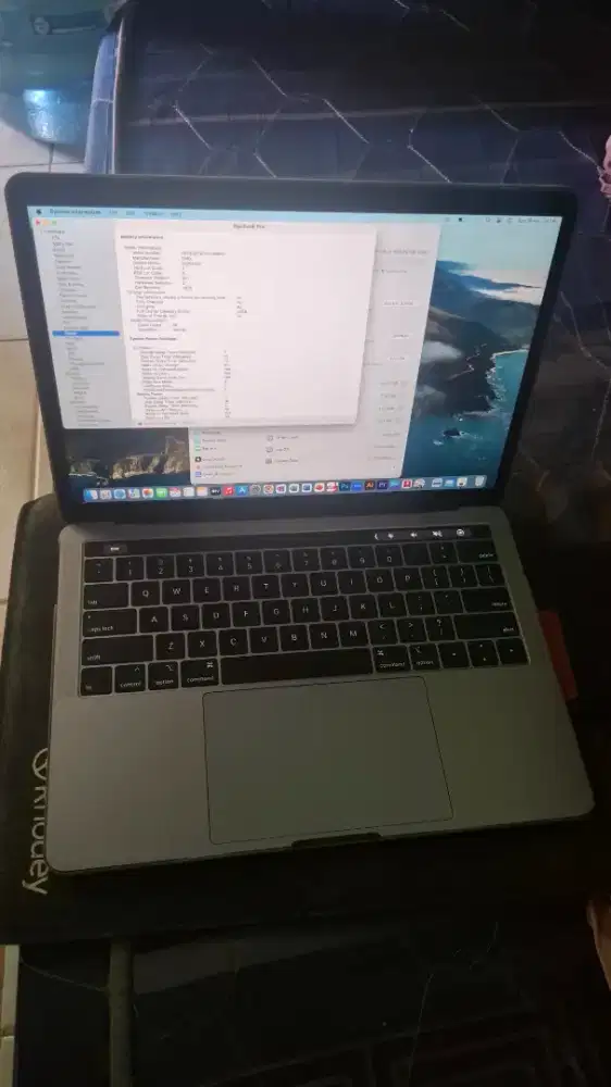 Macbook pro 2019 touchbar 13 inch