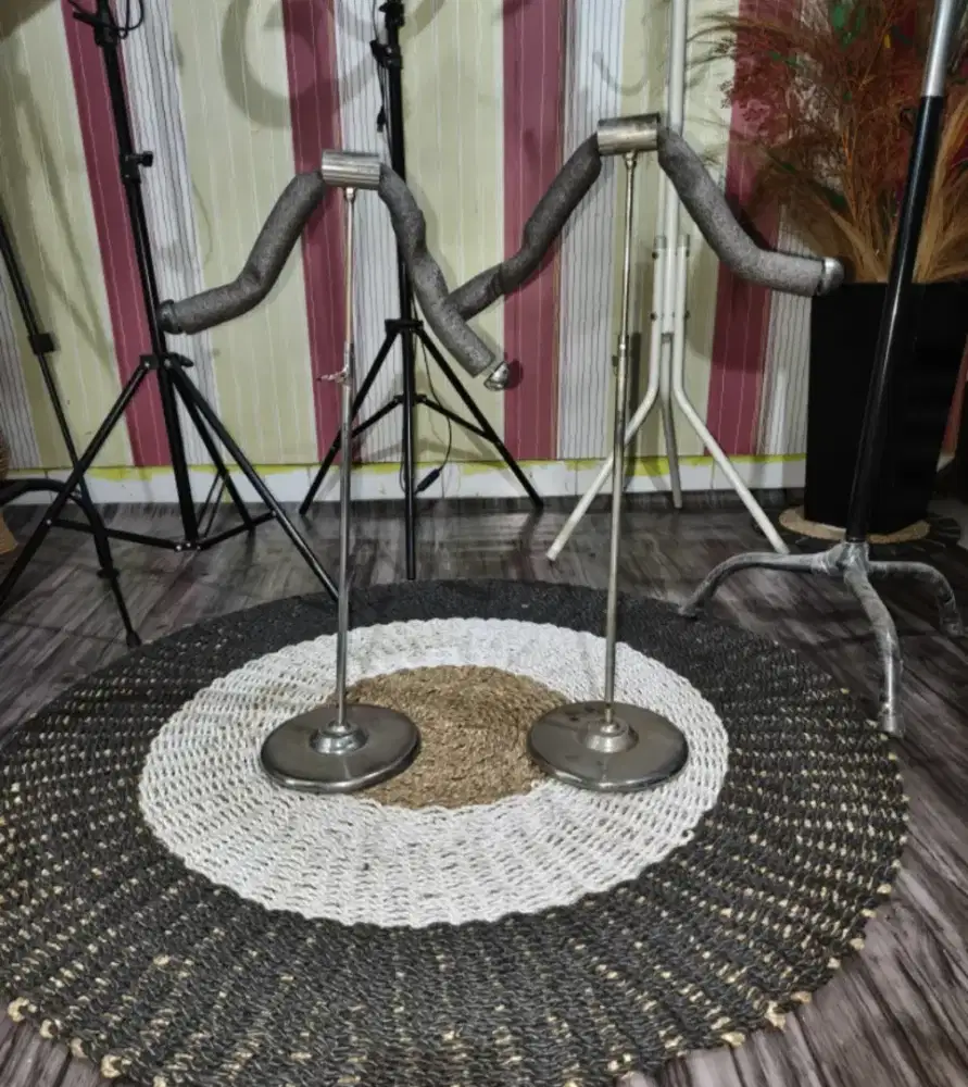 Standing Hanger  Busa Krom