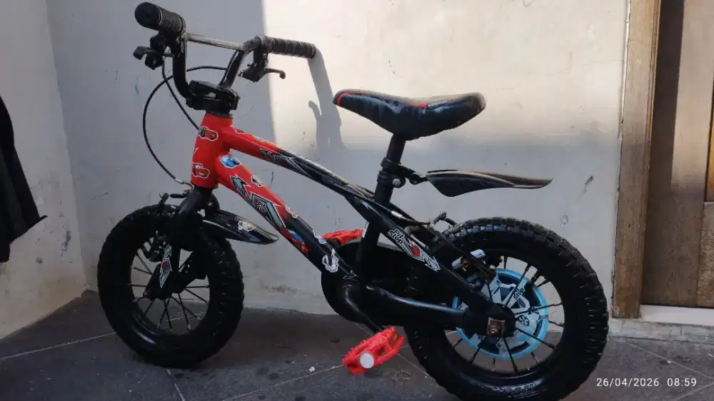 Sepeda United Pit Stop size 12 usia 2-6 tahun.